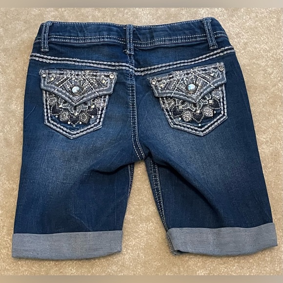 Arizona Jean Co. - Bermuda Blue Jean Short w/ Cute Pockets and Adjustable Waist - Picture 2 of 6